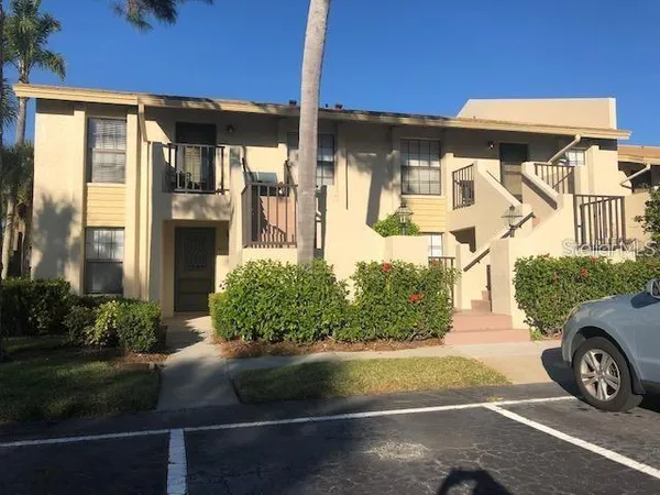 $3,100 | 4570 Weybridge, Unit 32, Sarasota, FL 34235