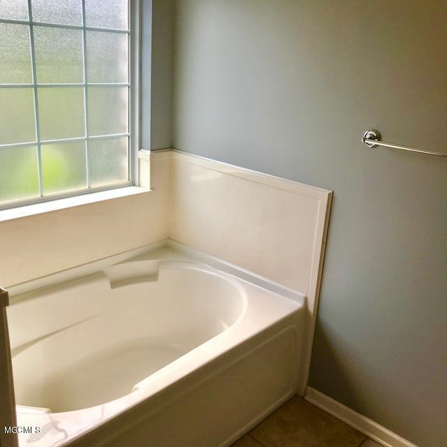 20706 Mennonite Road Gulfport, MS 39503 - Photo 28 of 55 2nd Master Bath