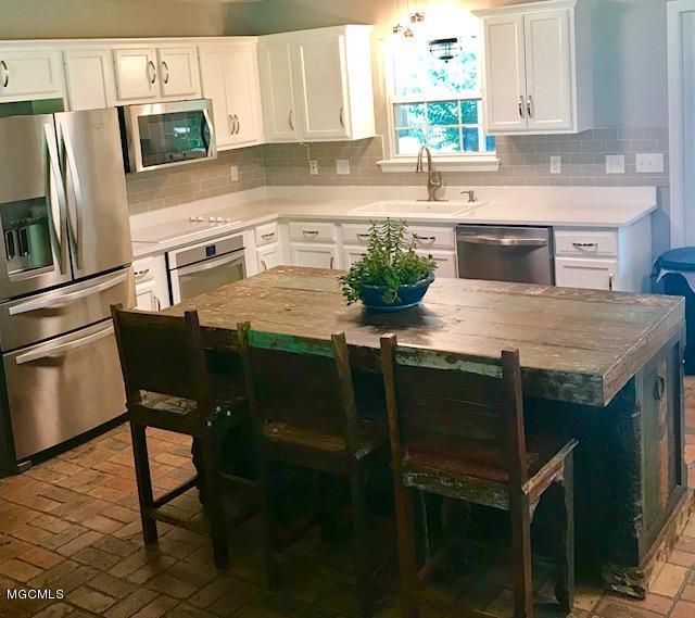20706 Mennonite Road Gulfport, MS 39503 - Photo 4 of 55 Kitchen