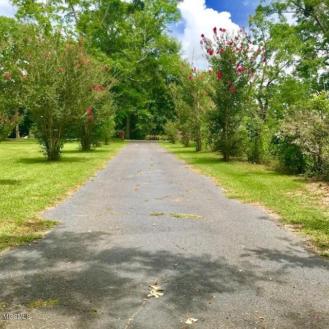 20706 Mennonite Road Gulfport, MS 39503 - Photo 53 of 55 Driveway