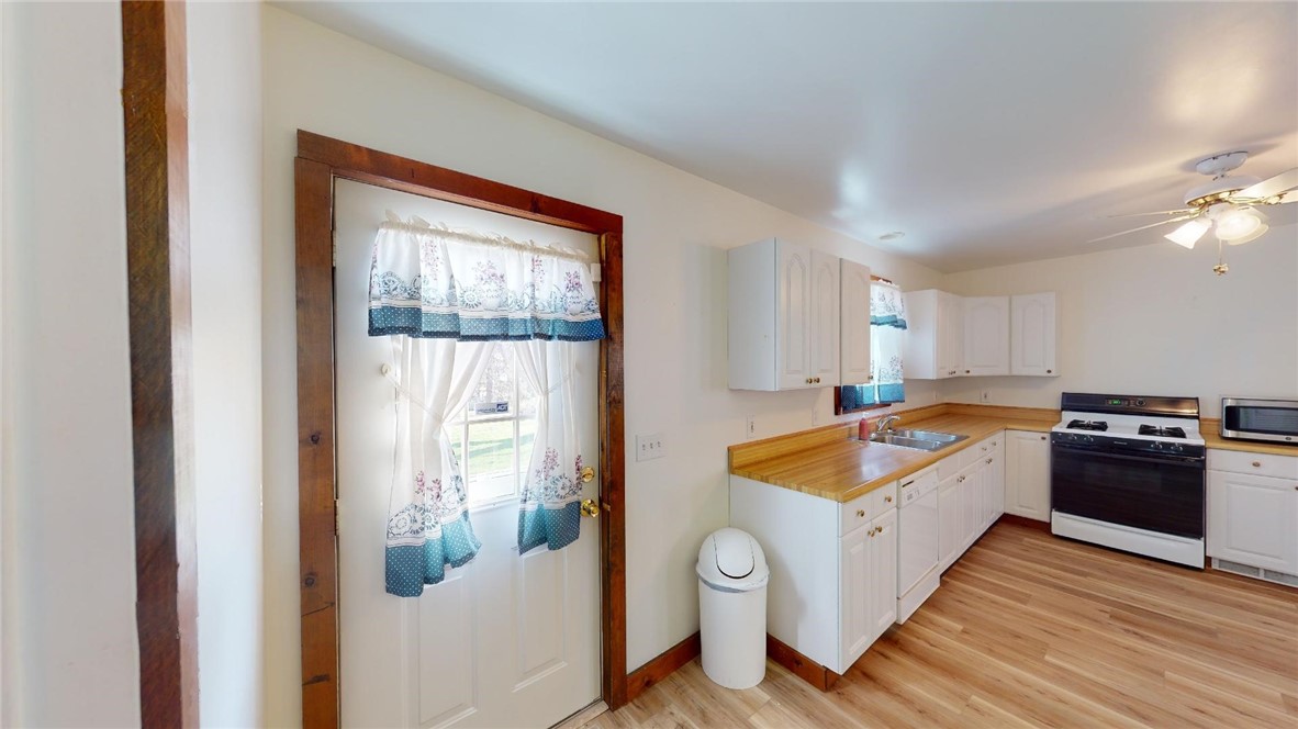 357 Lowden Point Road Greece, NY 14612 - Photo 15 of 21