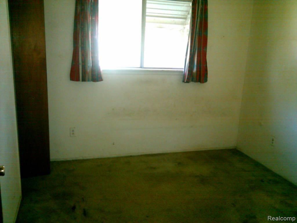 19318 Inkster Road Redford, MI 48240 - Photo 10 of 10 2010-06-07 11.26.24