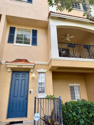 $2,895 | 4520 Danson Way, Delray Beach, FL 33445