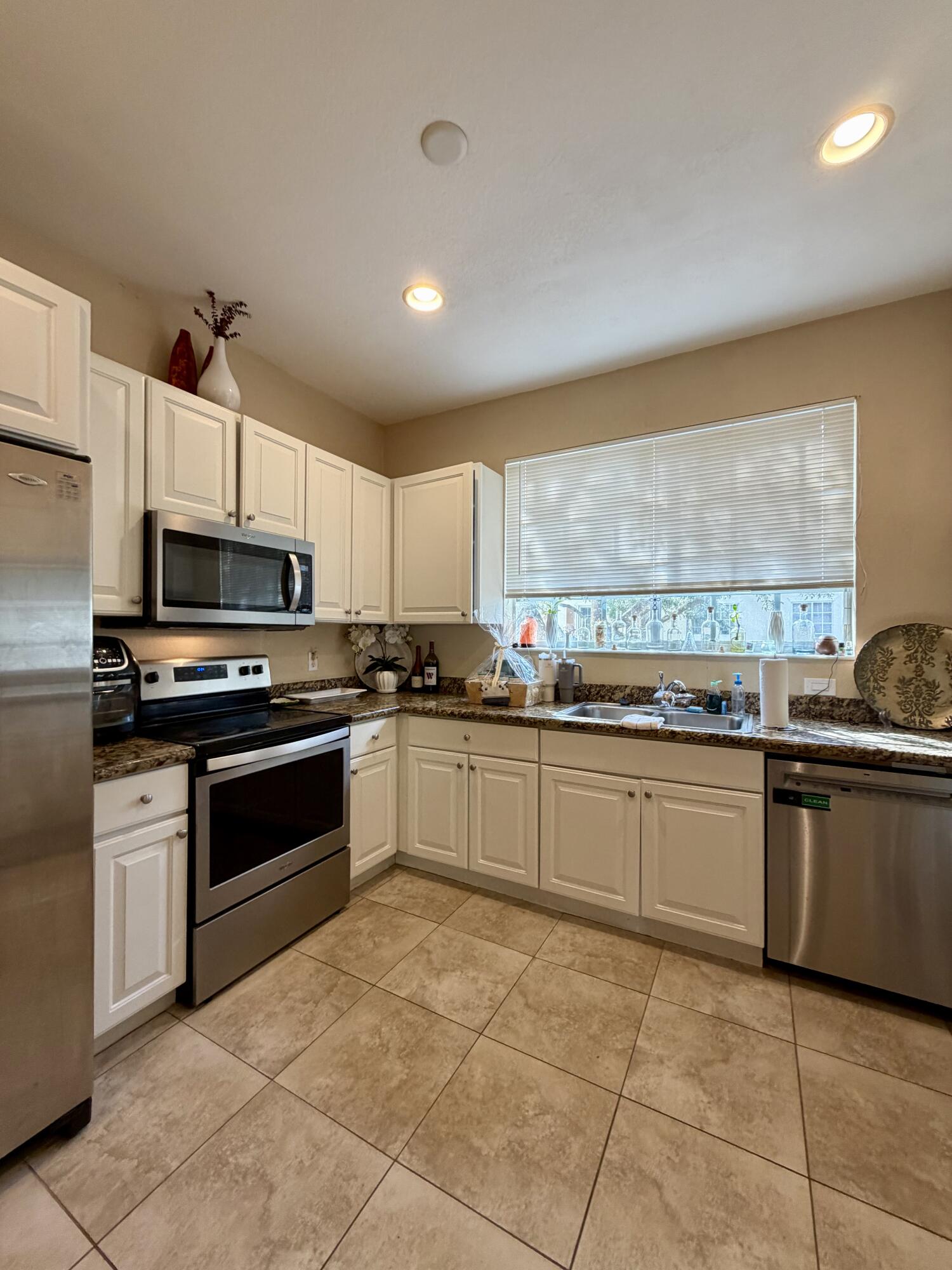 4520 Danson Way Delray Beach, FL 33445 - Photo 4 of 22 IMG_1954