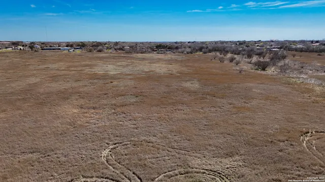 $3,313,739 | 0 Fm 351, Beeville, TX 78102