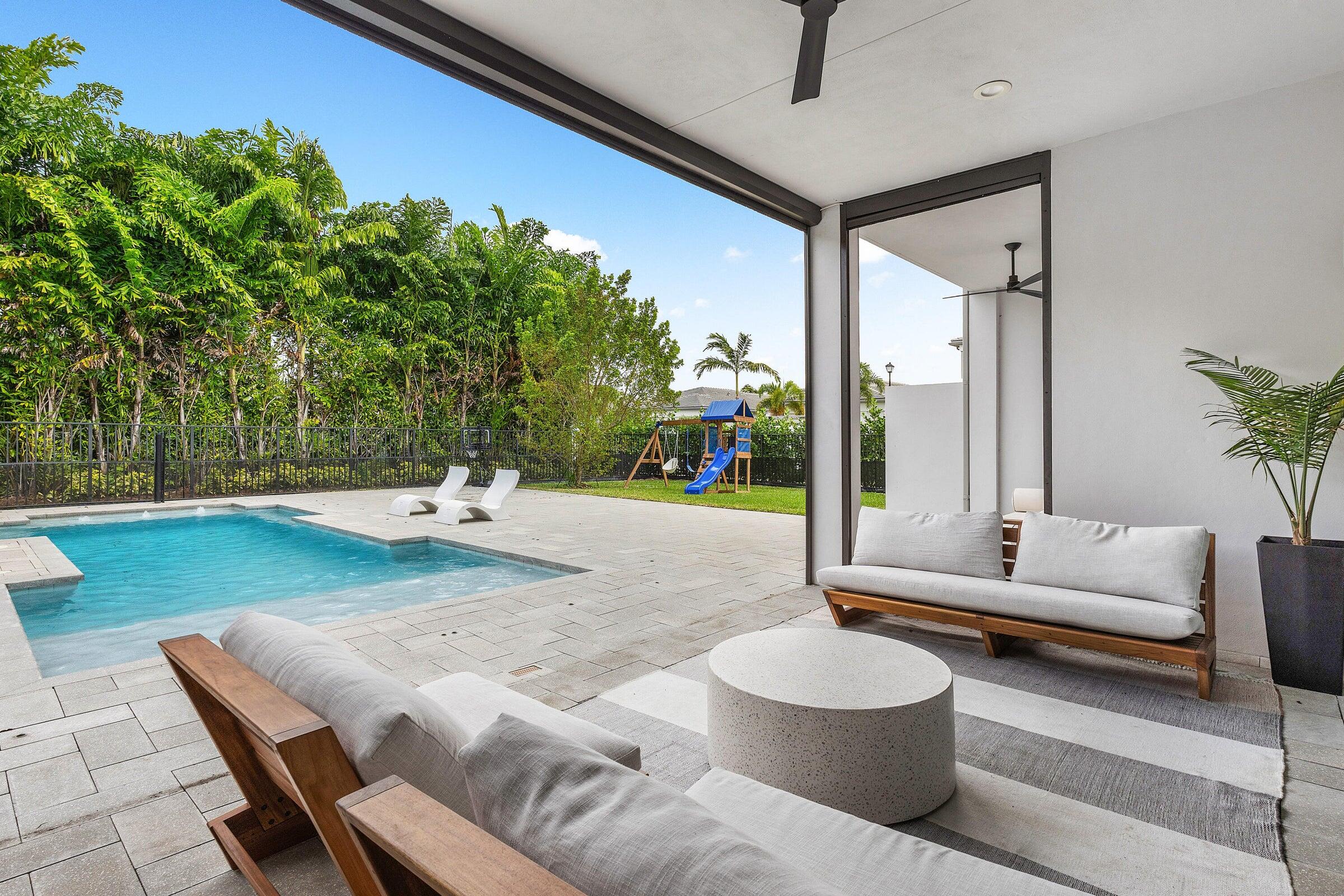 8227 Oceanus Drive Boca Raton, FL 33496 - Photo 9 of 55 20240307022919313815000000-o