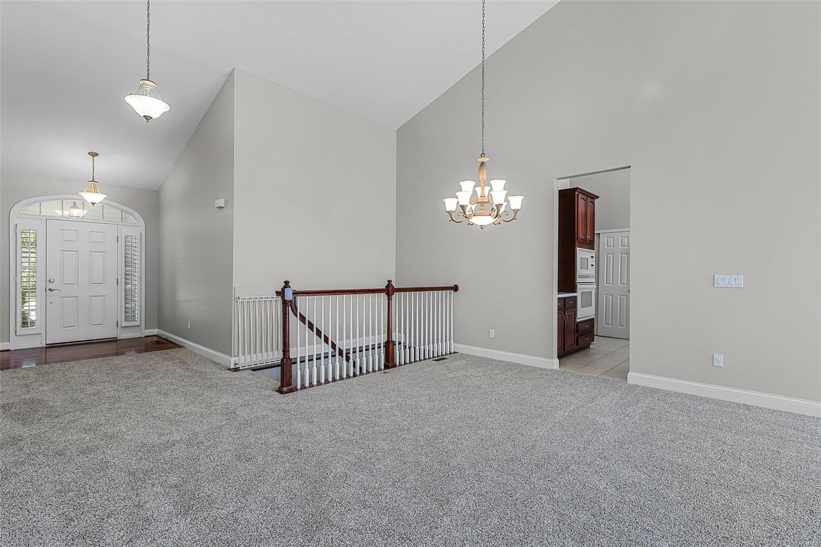 10186 Tanbridge Road St. Louis, MO 63128 - Photo 5 of 23 Gallery Image 5