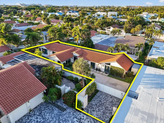 a view of an outdoor space