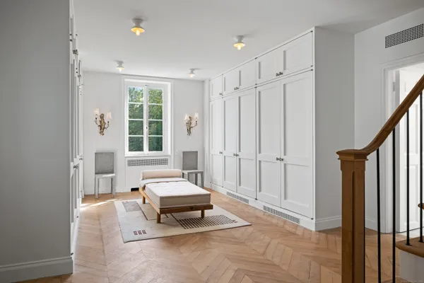 $25,500,000 | 104 Dans Highway, New Canaan, CT 06840