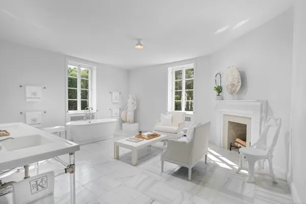 $25,500,000 | 104 Dans Highway, New Canaan, CT 06840