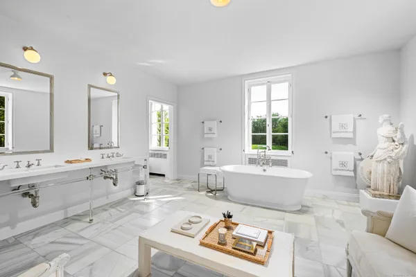 $25,500,000 | 104 Dans Highway, New Canaan, CT 06840