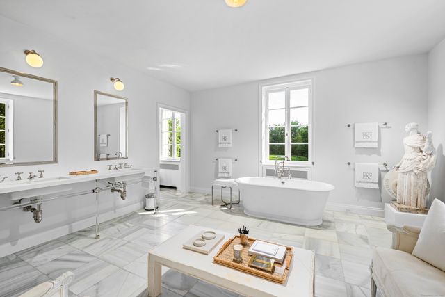 $25,500,000 | 104 Dans Highway, New Canaan, CT 06840