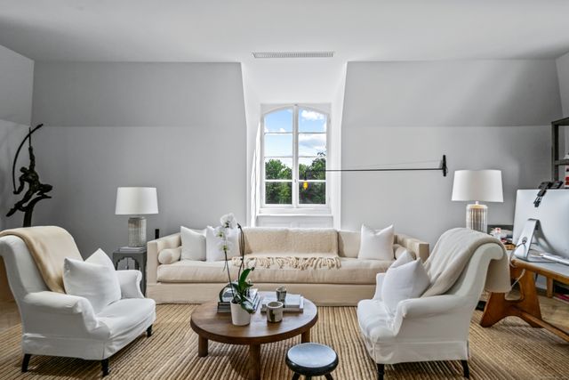 $25,500,000 | 104 Dans Highway, New Canaan, CT 06840