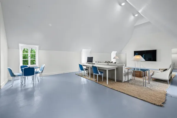 $25,500,000 | 104 Dans Highway, New Canaan, CT 06840