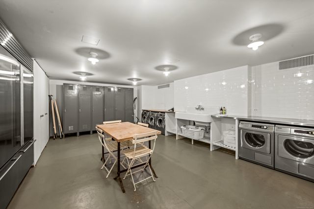 $25,500,000 | 104 Dans Highway, New Canaan, CT 06840