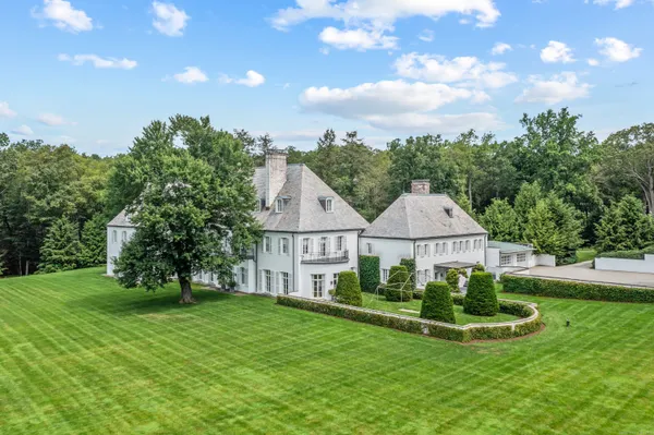 $25,500,000 | 104 Dans Highway, New Canaan, CT 06840