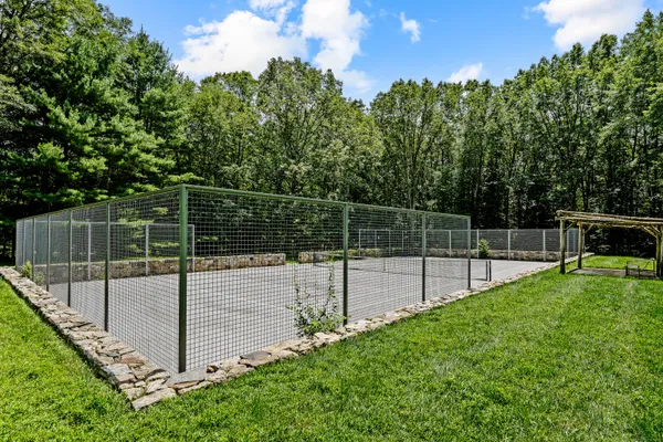 $25,500,000 | 104 Dans Highway, New Canaan, CT 06840