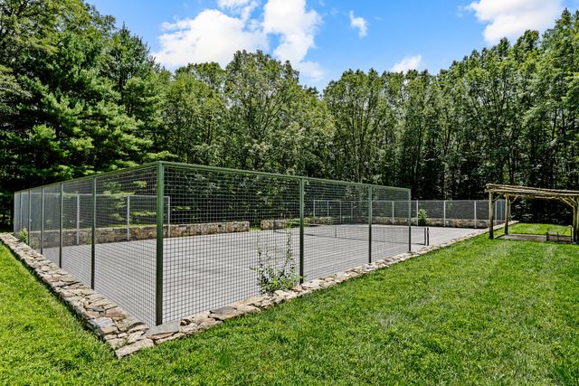 $25,500,000 | 104 Dans Highway, New Canaan, CT 06840