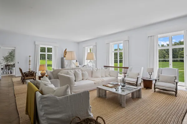 $25,500,000 | 104 Dans Highway, New Canaan, CT 06840