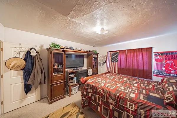 $325,000 | 2406 North Ammon Road, Idaho Falls, ID 83401