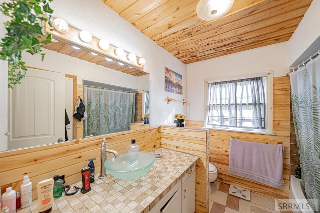 2406 North Ammon Road Idaho Falls, ID 83401 - Photo 29 of 47