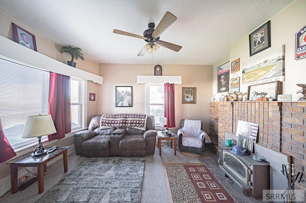 2406 North Ammon Road Idaho Falls, ID 83401 - Photo 7 of 47