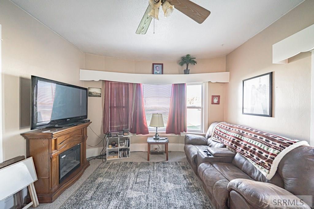 2406 North Ammon Road Idaho Falls, ID 83401 - Photo 8 of 47