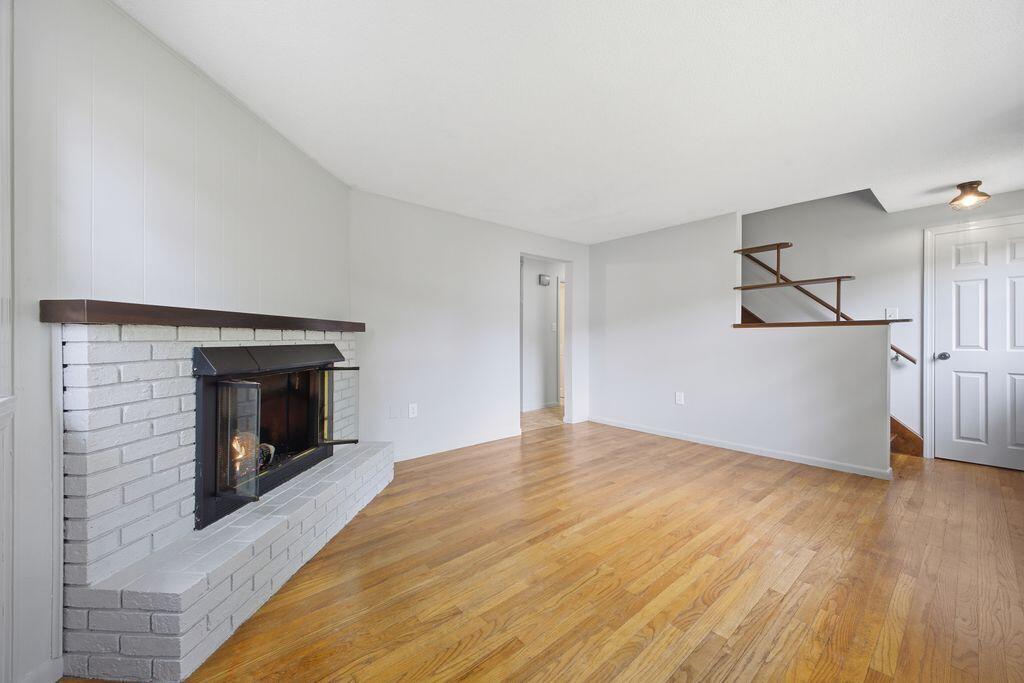 592 Hodsdon Road Pownal, ME 04069 - Photo 8 of 35 livingroom