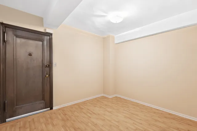 $1,375,000 | 215 East 73rd Street, Unit 3A | Lenox Hill