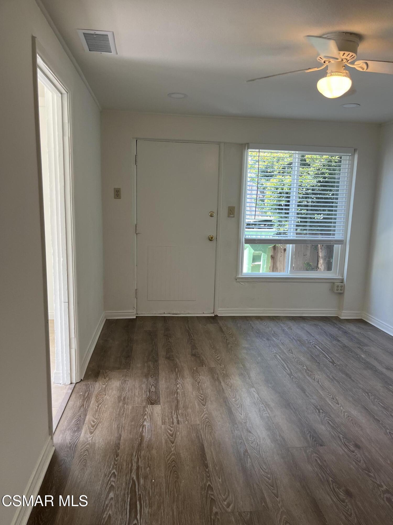 4484 Apricot Road Simi Valley, CA 93063 - Photo 7 of 24 Apricot Living Room