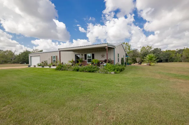 a front view of house with yard