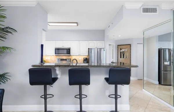 $3,250 | 616 Clearwater Park Road, Unit 1202, West Palm Beach, FL 33401