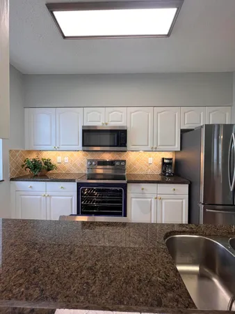 $3,250 | 616 Clearwater Park Road, Unit 1202, West Palm Beach, FL 33401