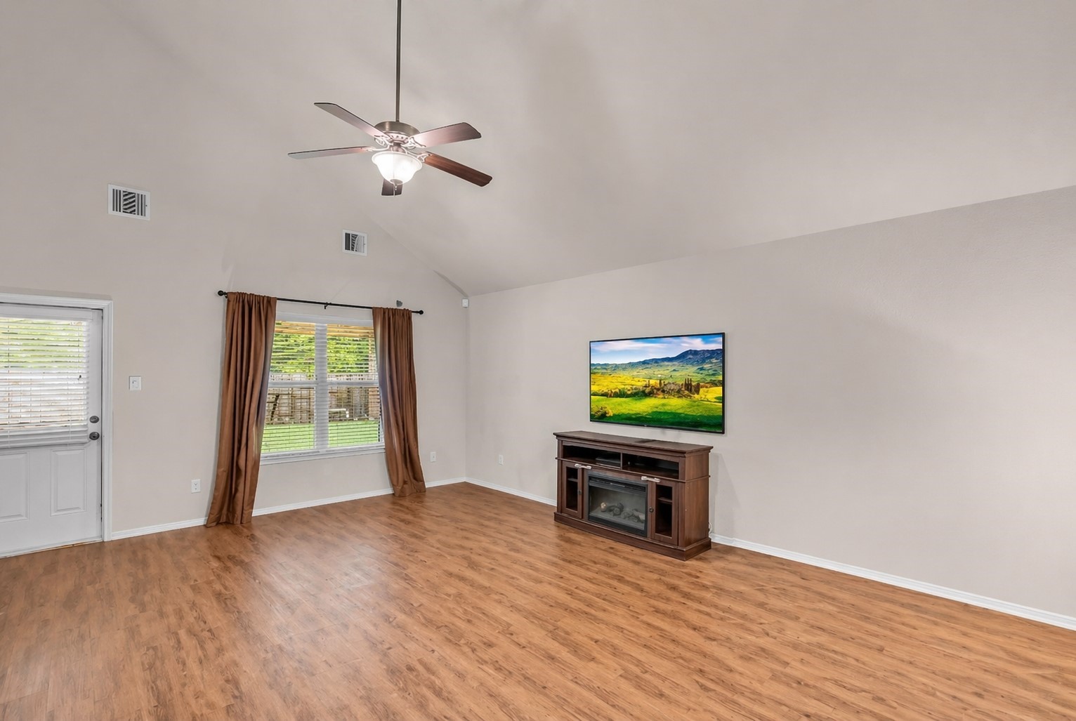 5635 Rainflower Terrace Lane Spring, TX 77389 - Photo 15 of 46
(Furn. was ai removed since the seller has since removed it from the property after pro photos were taken!)