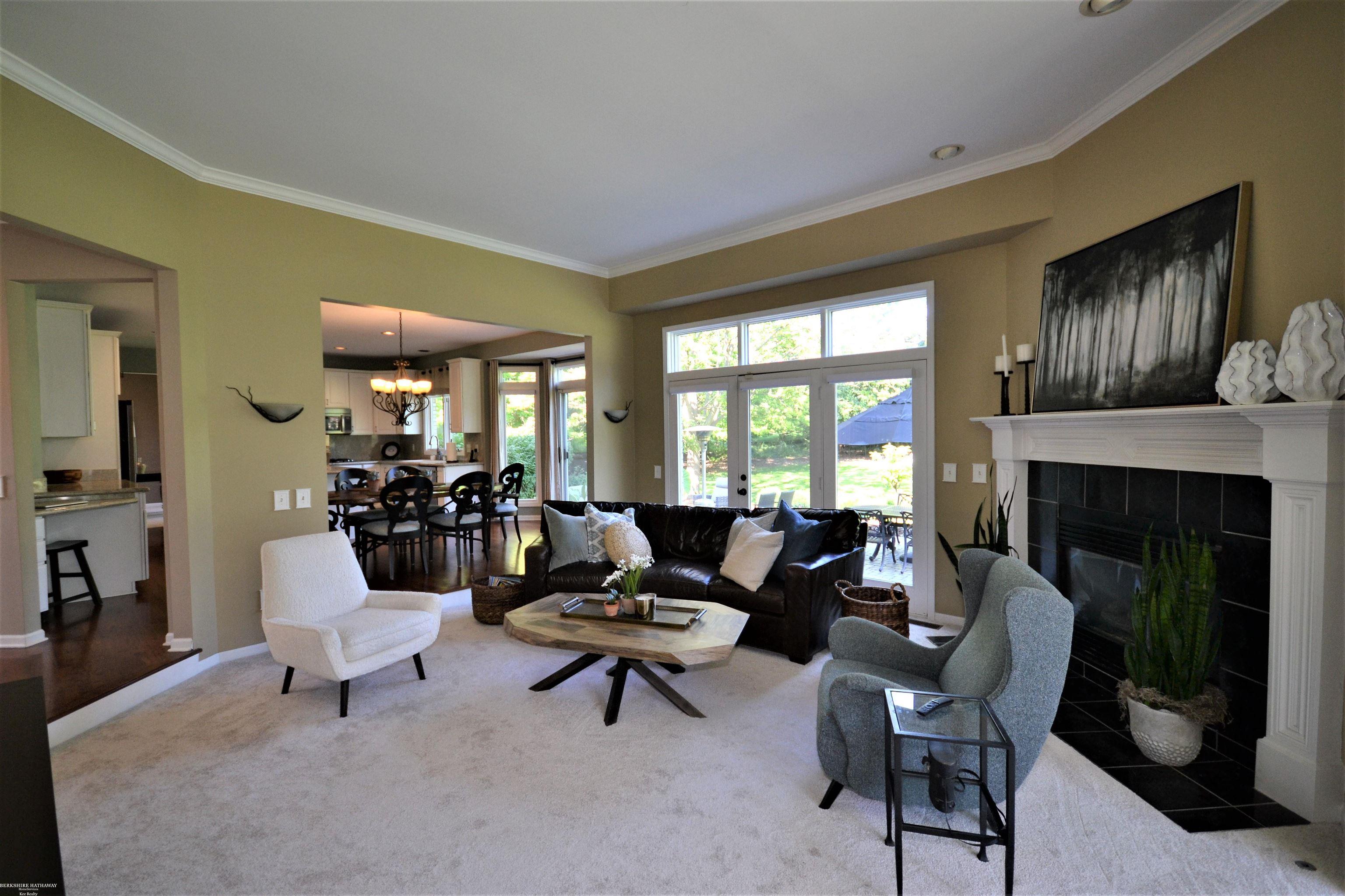 1813 Fox Run Rochester, MI 48306 - Photo 32 of 68 50087438-31.JPG