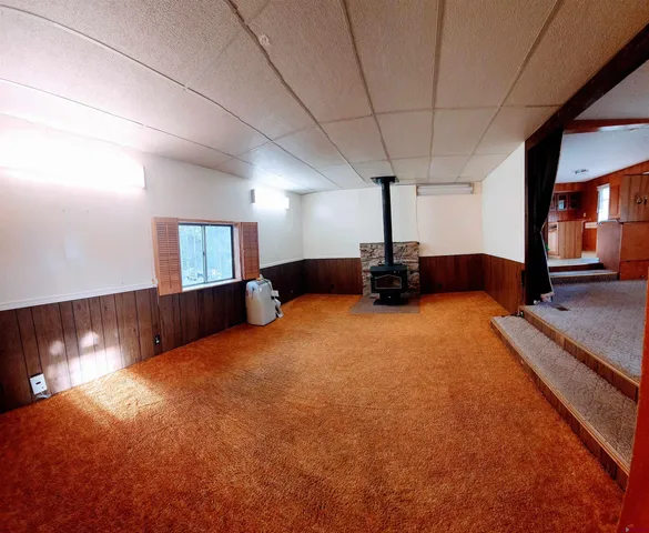 a view of livingroom with furniture