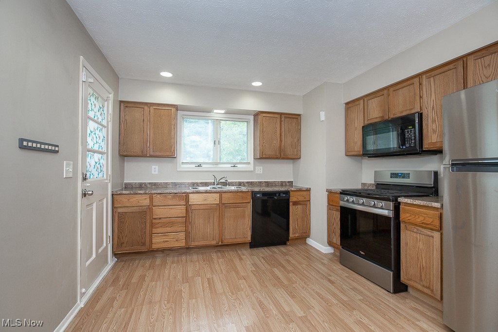 5025 Lear Nagle Road North Ridgeville, OH 44039 - Photo 5 of 25