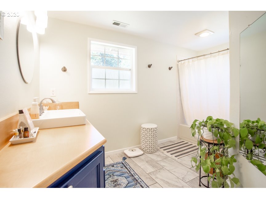 84965 Laughlin Road Eugene, OR 97405 - Photo 23 of 32 Gallery Image 23