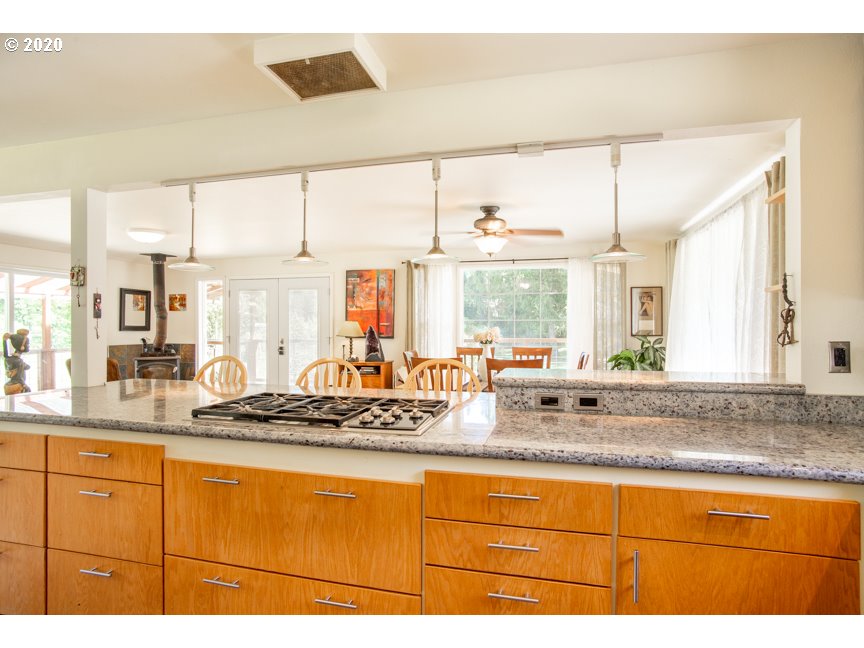 84965 Laughlin Road Eugene, OR 97405 - Photo 10 of 32 Gallery Image 10