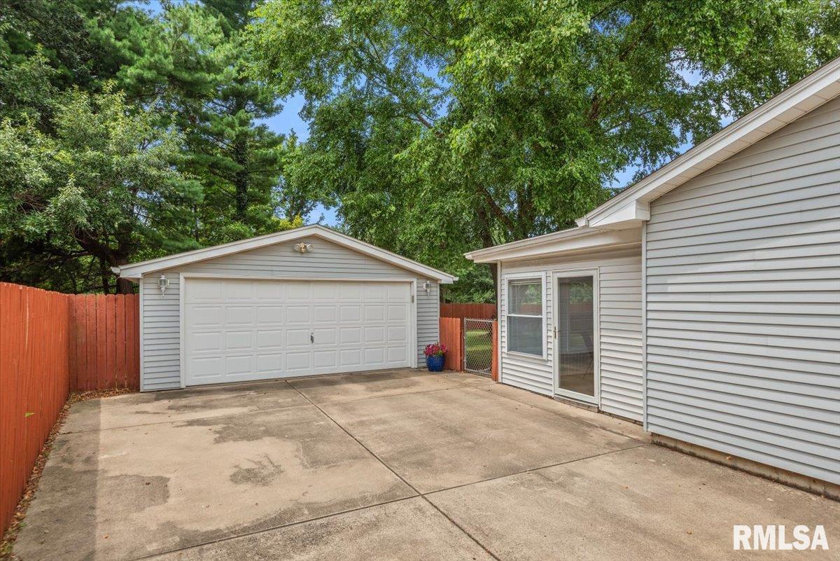 1349 Crestview Drive Springfield, IL 62702 - Photo 19 of 22