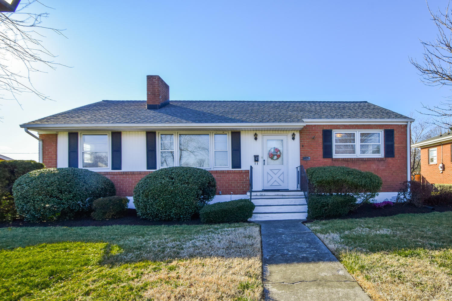 2383 Howard Road Southwest Roanoke, VA 24015 - Photo 2 of 20 Welcome Home