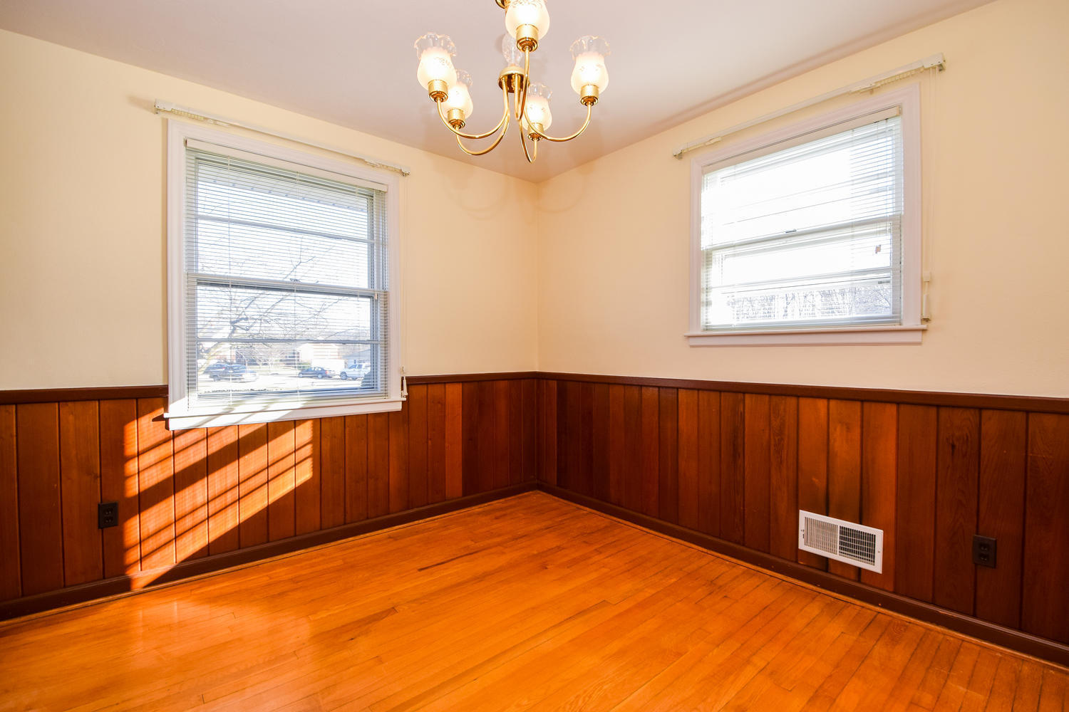 2383 Howard Road Southwest Roanoke, VA 24015 - Photo 5 of 20 Dining Room