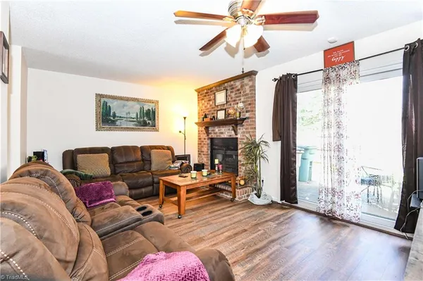 $185,000 | 915 Shelby Drive, Unit E, Greensboro, NC 27409