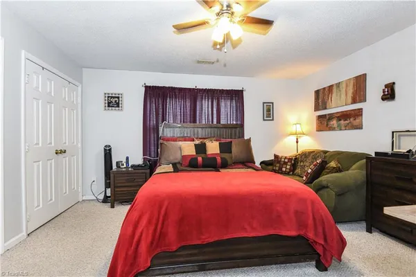 $185,000 | 915 Shelby Drive, Unit E, Greensboro, NC 27409