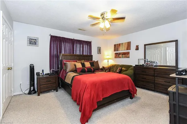 $185,000 | 915 Shelby Drive, Unit E, Greensboro, NC 27409