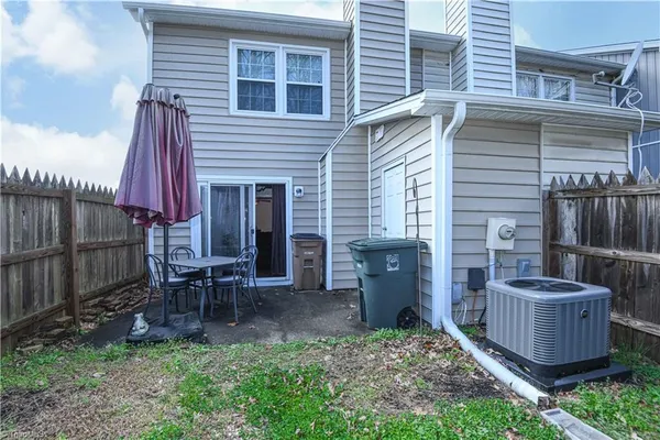 $185,000 | 915 Shelby Drive, Unit E, Greensboro, NC 27409