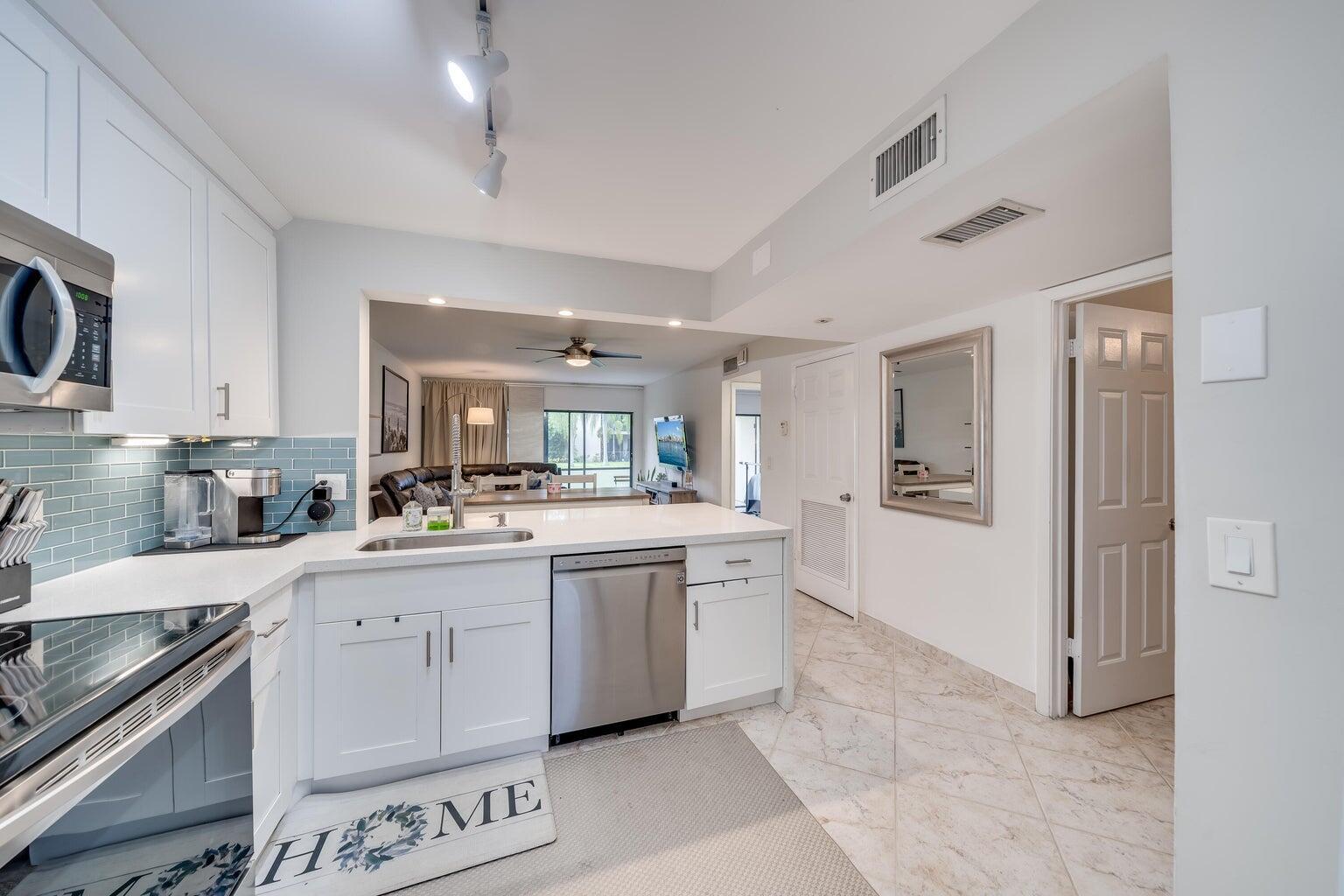 3939 Northeast 5th Avenue, Unit D103 Boca Raton, FL 33431 - Photo 2 of 22 20250603005852749903000000-o