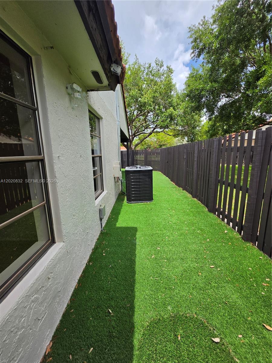 15240 Southwest 45th Terrace, Unit 54F Miami, FL 33185 - Photo 43 of 48 a view of a back yard