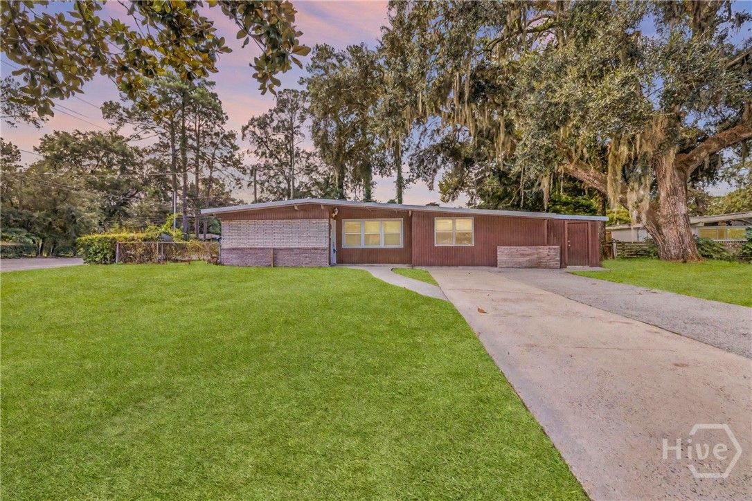 21 Willow Road Savannah, GA 31419 - Photo 1 of 38