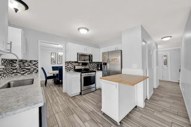 $410,000 | 3002 Carlyle Court, New Lenox, IL 60451